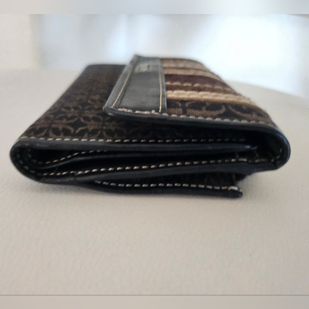 Fossil Brown Multi-Strip Patterned Wallet - Picture 4 of 12